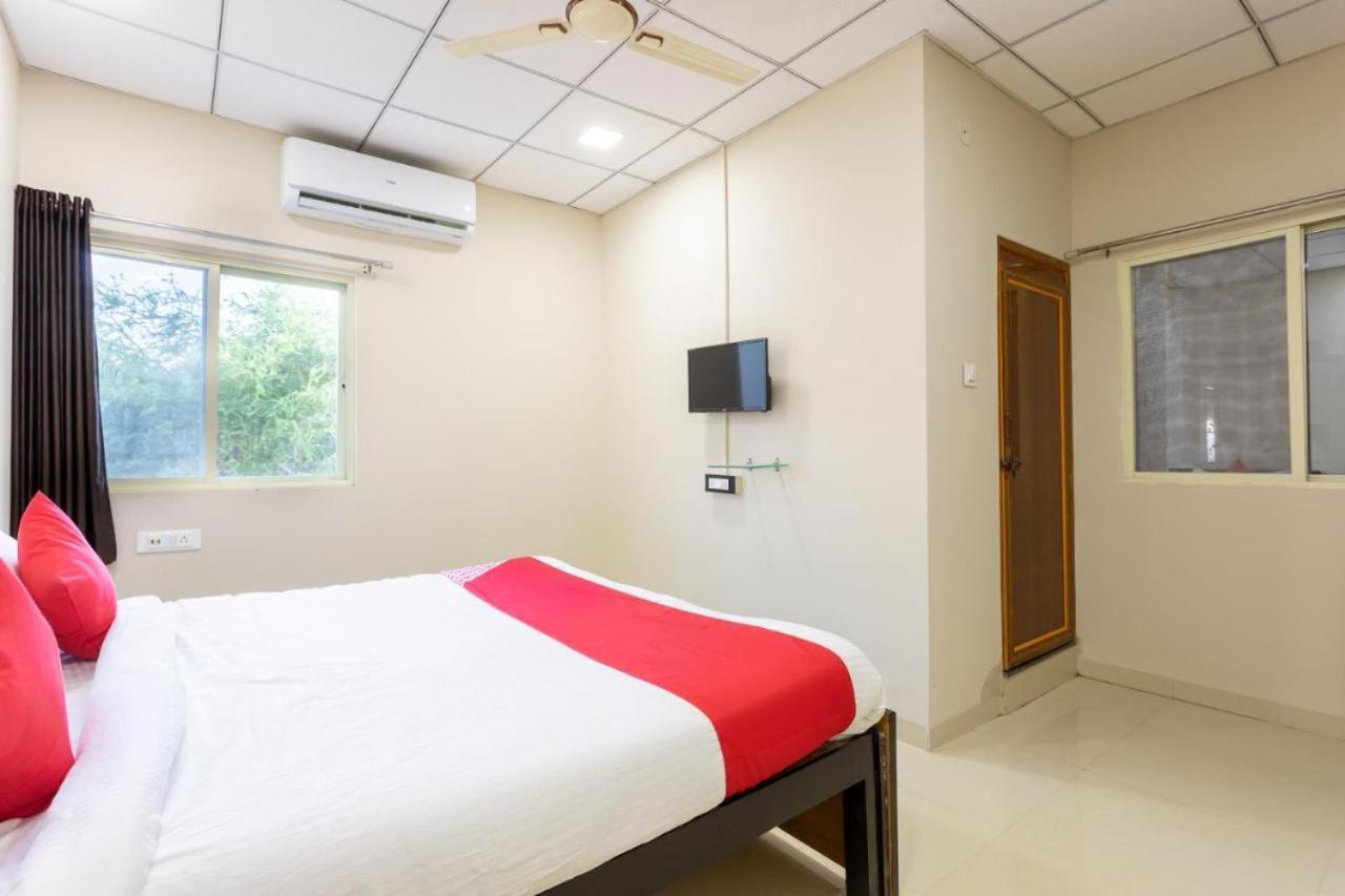 Отель Jagtara Residency Индаур Экстерьер фото