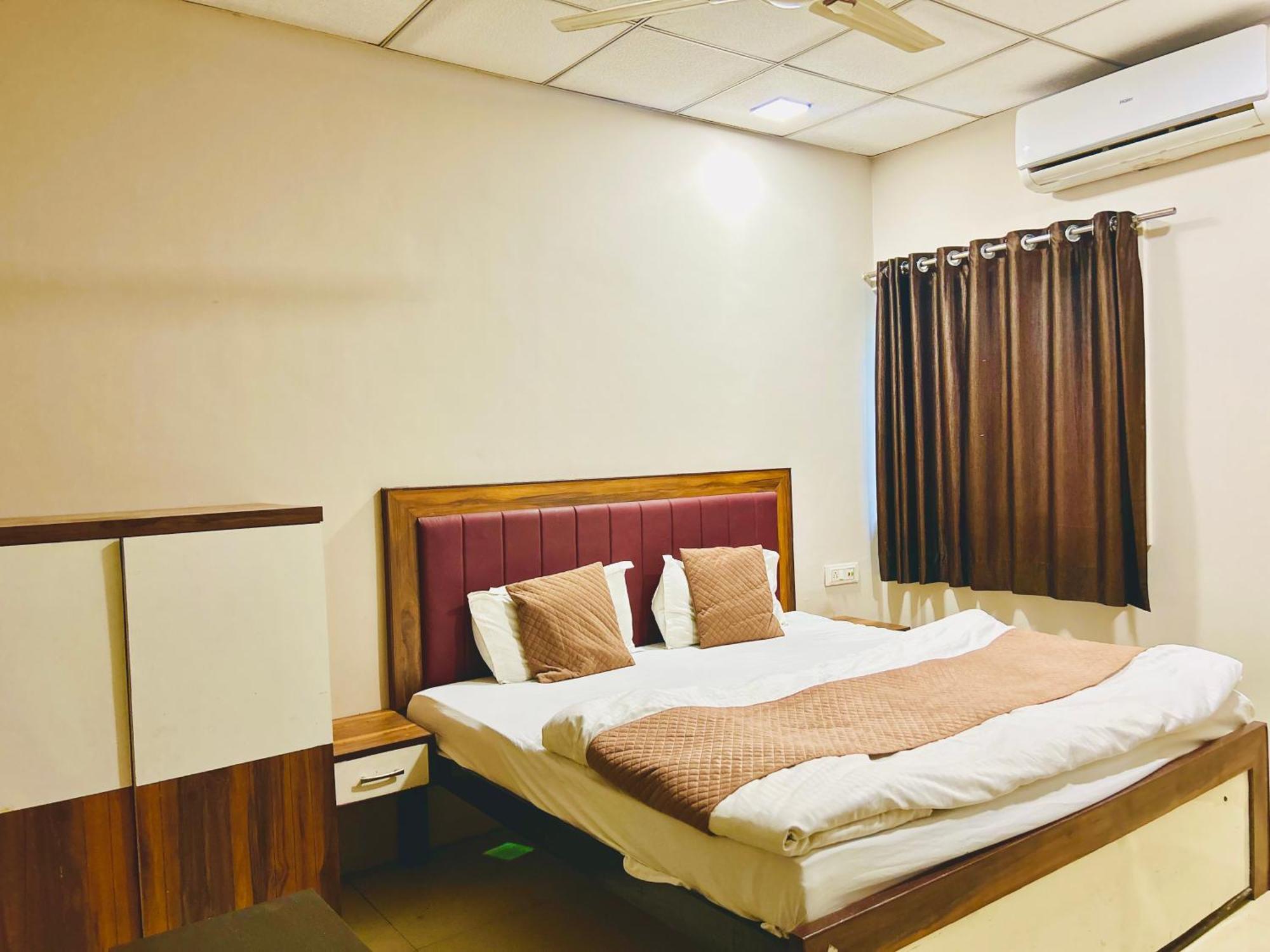 Отель Jagtara Residency Индаур Экстерьер фото