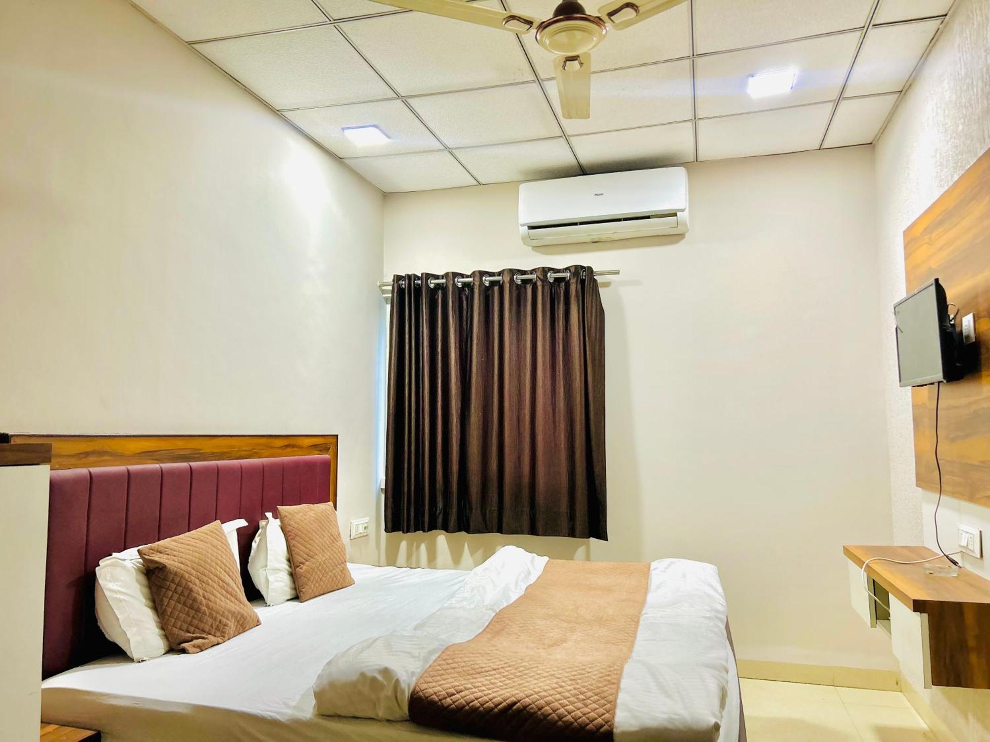 Отель Jagtara Residency Индаур Экстерьер фото